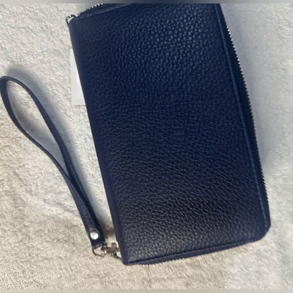 London Fog Navy Daisy large size Embossed Wallet NWT - Picture 6 of 13